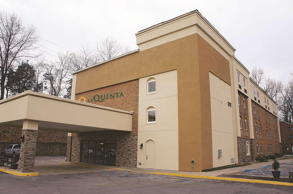 Clarion Pointe Charlottesville Exterior foto